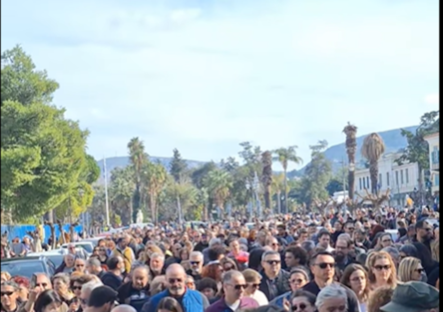 «Δεν έχω οξυγόνο»: Λαοθάλασσα για τα Τέμπη στο Ναύπλιο «Δεν έχω οξυγόνο»: Λαοθάλασσα για τα Τέμπη στο Ναύπλιο