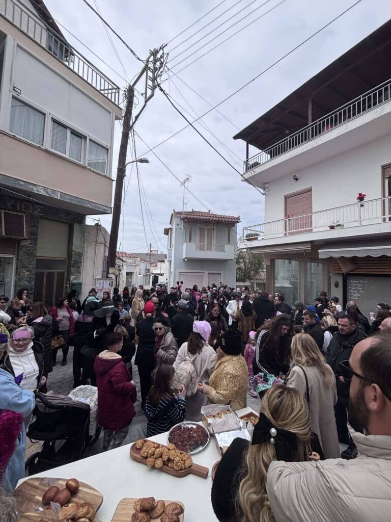 Αναβίωσε στο Κρανίδι το έθιμο της Λύριζας Αναβίωσε στο Κρανίδι το έθιμο της Λύριζας