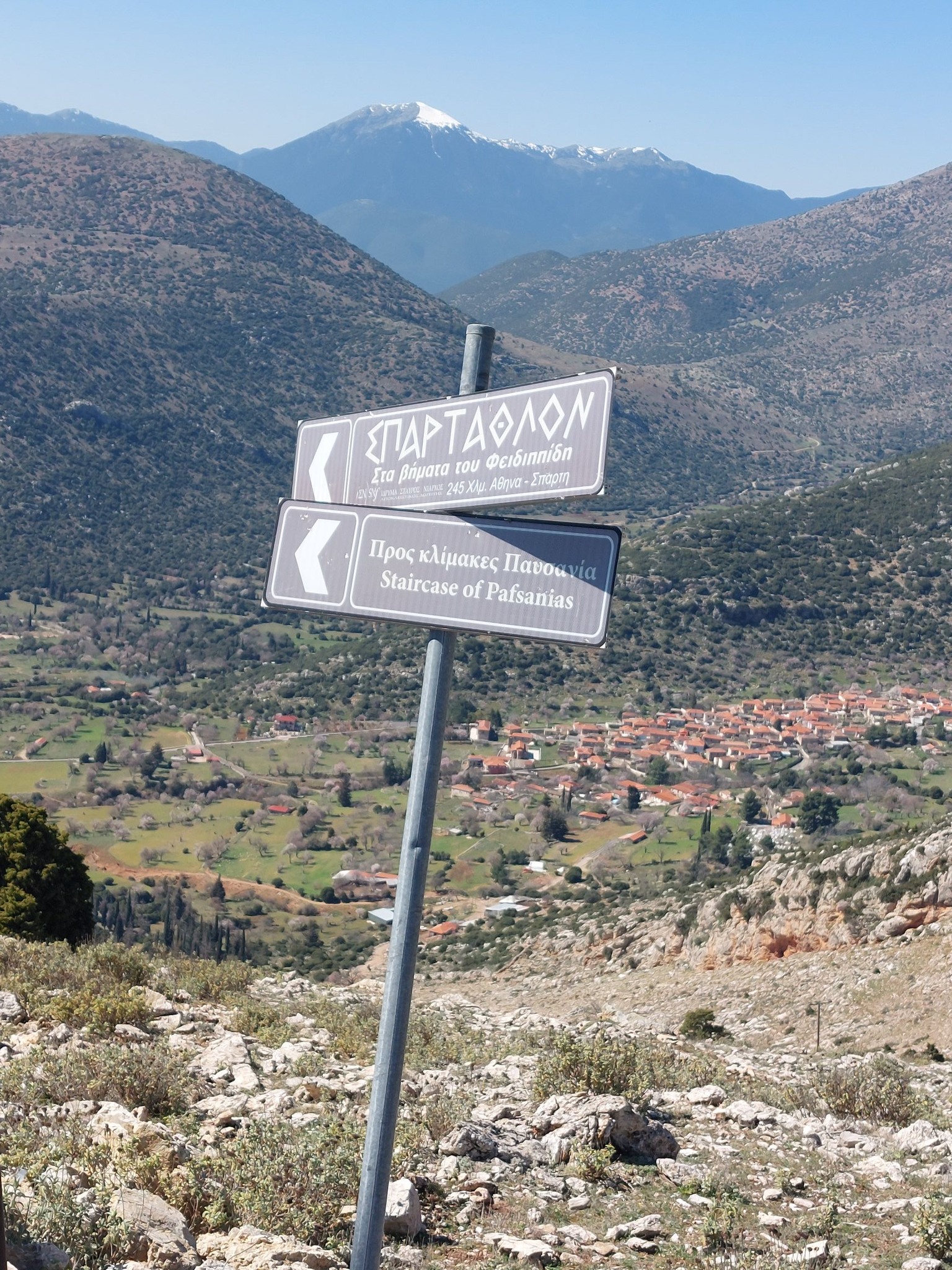 Στα σύνορα του χρόνου: Μια Κυριακή ανάμεσα σε βράχους, νερόμυλους και παράδοση με την πεζοπορική ομάδα HERACLES GAIA