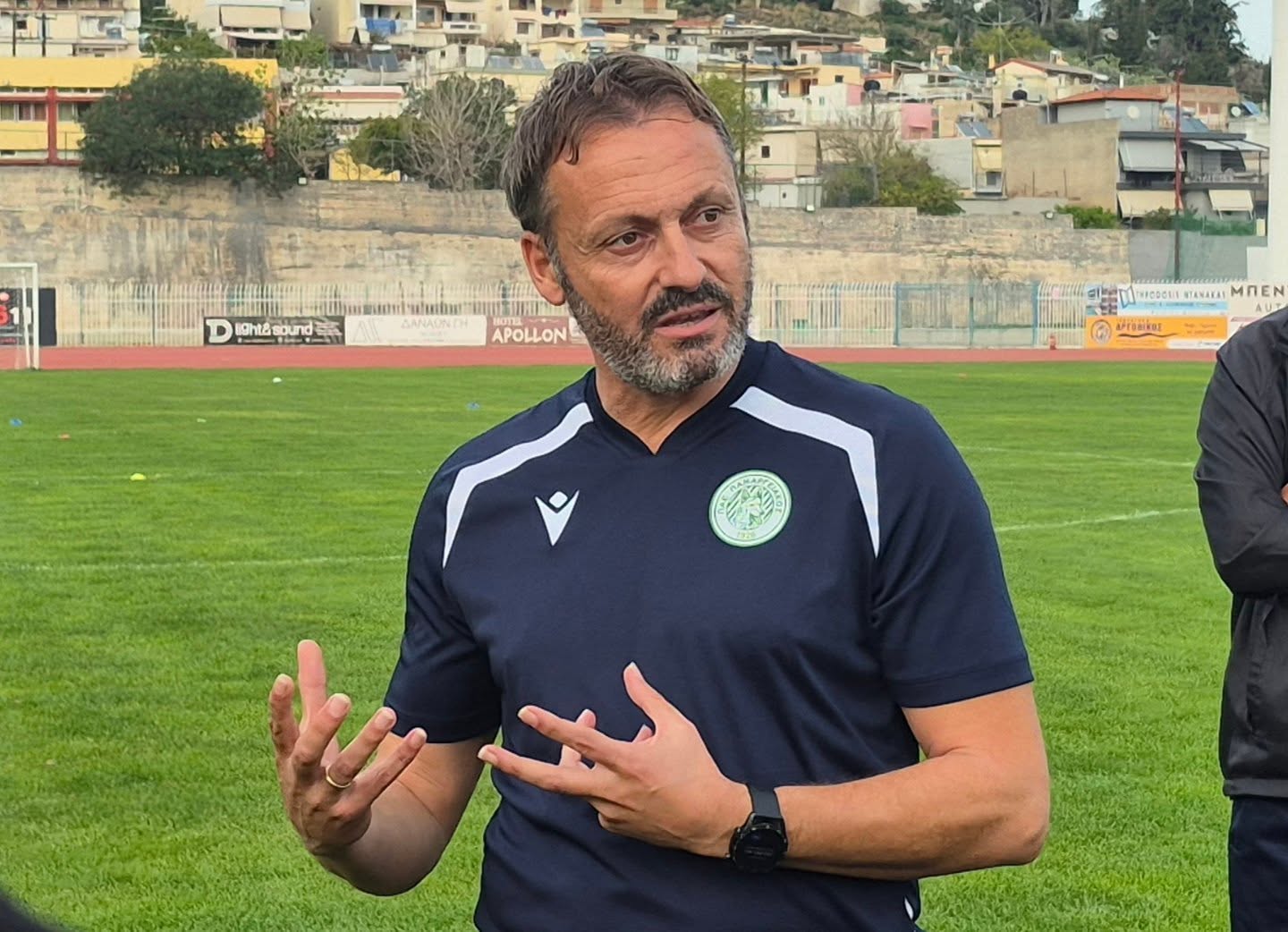 ΝΕΟΣ  ΠΡΟΠΟΝΗΤΗΣ  ΣΤΟΝ  ΠΑΝΑΡΓΕΙΑΚΟ