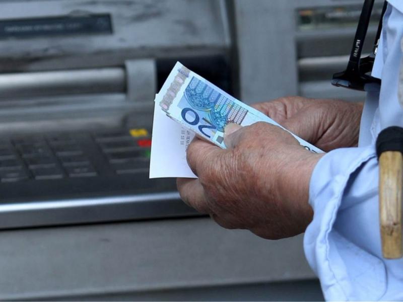 Συνταξιούχοι: Ποιοι θα πάρουν αναδρομικά  – Δείτε αν είστε στη λίστα