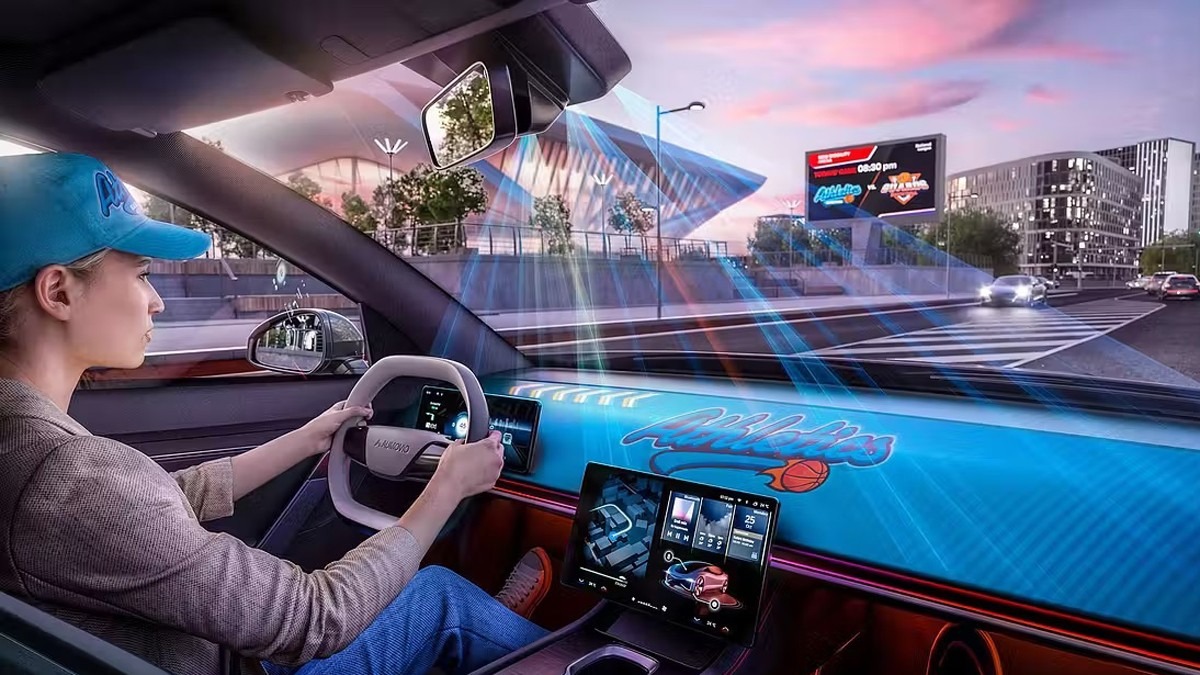 Η τεχνολογία που μετατρέπει ολόκληρο το ταμπλό σε οθόνη