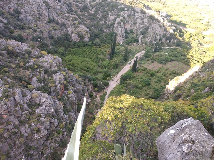 ΒΙΝΤΕΟ- ΦΑΡΑΓΓΙ   του  ΒΟΘΥΛΑ  στη  Ν.ΕΠΙΔΑΥΡΟ