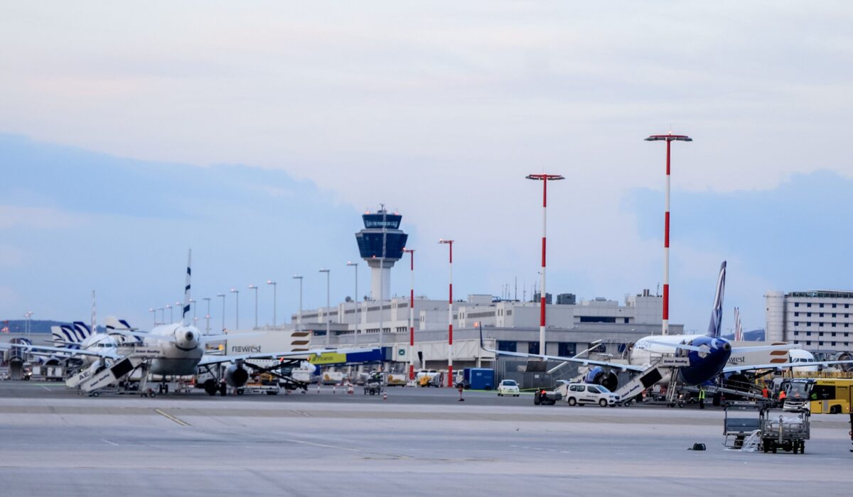 ΠΡΟΣΟΧΗ! Μπλακ άουτ στα  αεροδρόμια  της  χώρας: Στον «αέρα» όλες οι πτήσεις