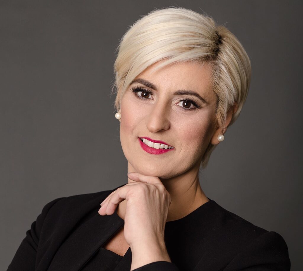 Ανήλικοι στη κόψη του ξυραφιού – Της Σόνιας Τάνταρου-Κρίγγου