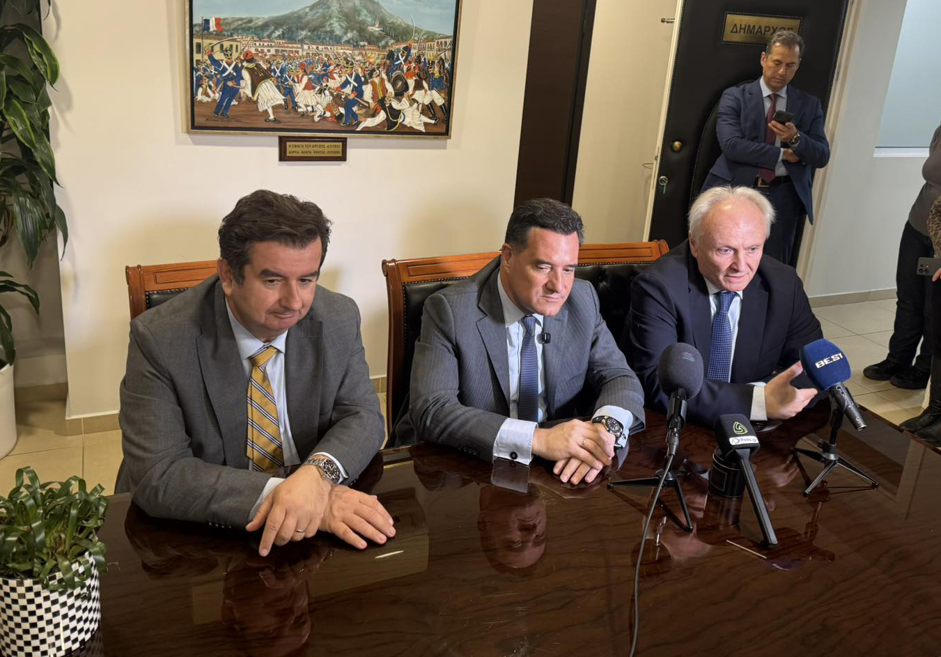 ΣΕ  ΑΡΓΟΣ  ΚΑΙ  ΝΑΥΠΛΙΟ  Ο ΑΔΩΝΙΣ  ΓΕΩΡΓΙΑΔΗΣ