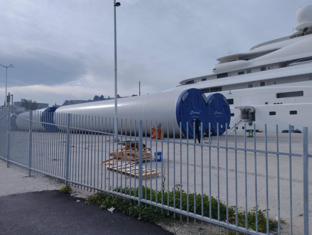 ΝΑΥΠΛΙΟ  ΚΑΙ  Η  …ΤΑΦΟΠΛΑΚΑ  ΤΟΥ  ΠΑΡΝΩΝΑ