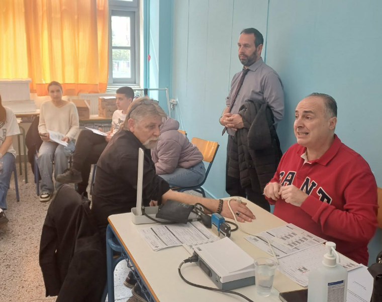 Αλυσίδα ζωής από μαθητές και γονείς στο 1ο ΓΕΛ Ναυπλίου