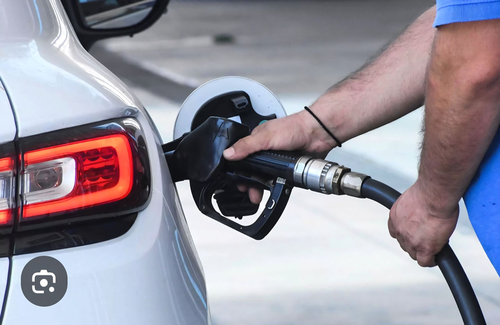 ΟΙ ΒΕΝΖΙΝΟΠΩΛΕΣ ΚΑΙ Η ΠΡΟΚΛΗΤΙΚΗ ΑΙΣΧΡΟΚΕΡΔΕΙΑ