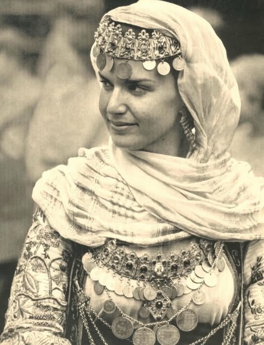 Στη μνήμη της  Ιωάννας Παπαντωνίου