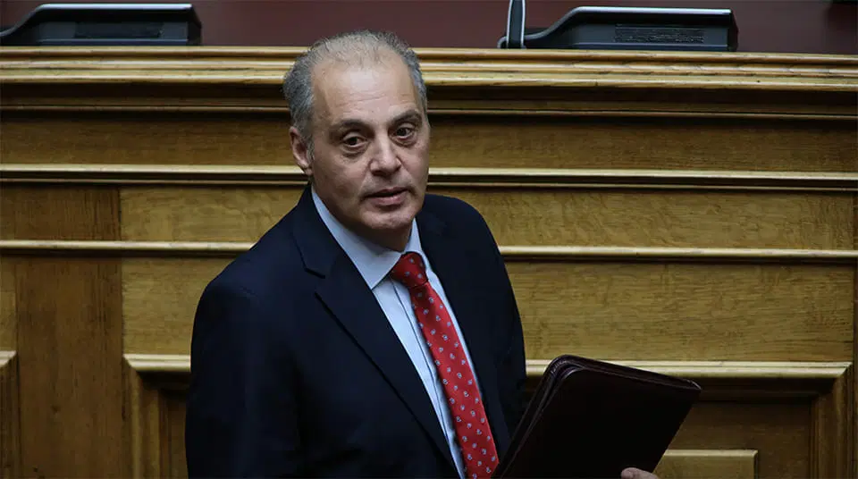 Στη Βουλή η εγκατάλειψη του παλιού ”Ξενία” από τον Κυριάκο Βελόπουλο