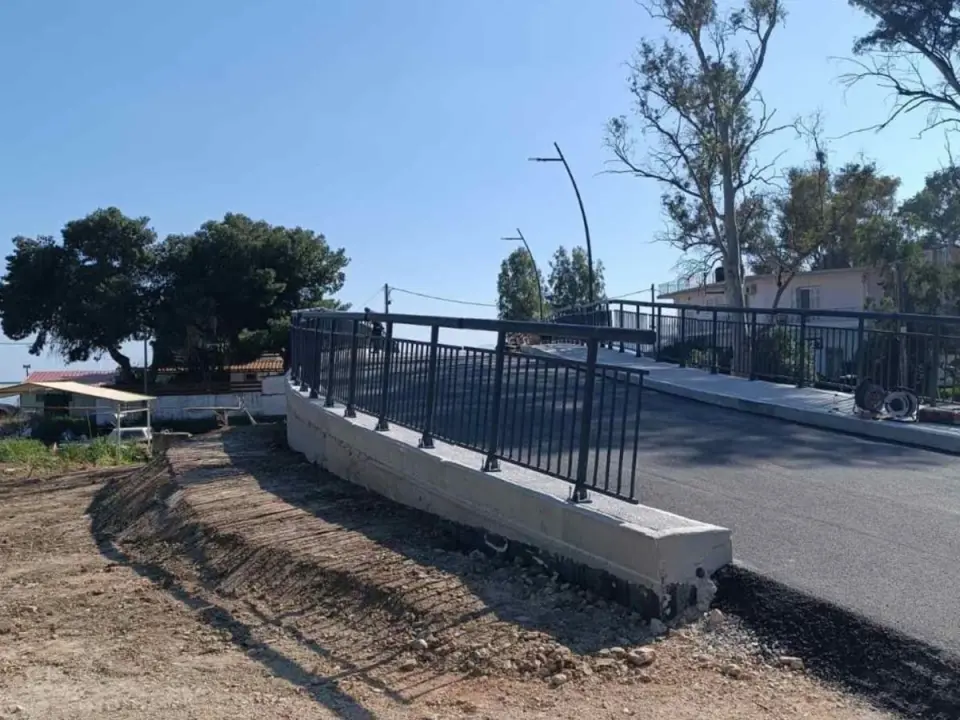 Ολοκληρώθηκε η νέα γέφυρα στον Ερασίνο ποταμό, στη Νέα Κίο