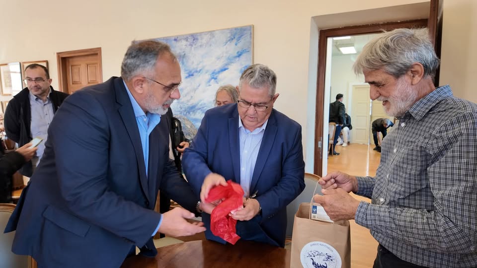 Θερμή υποδοχή στο Ναύπλιο για τον  Δημήτρη   Κουτσούμπα