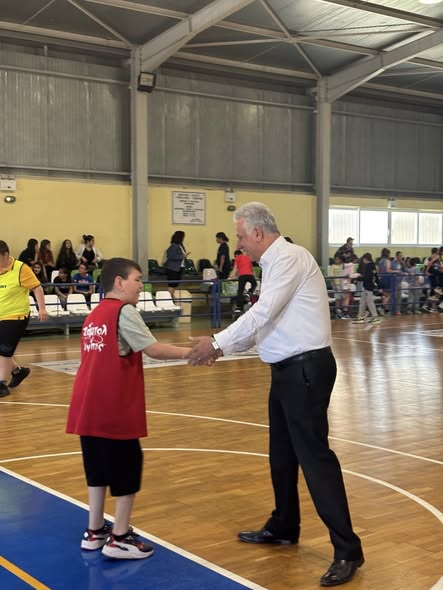 «Μία μπάλα μπάσκετ ενώνει όλα τα παιδιά» στην Ερμιόνη.