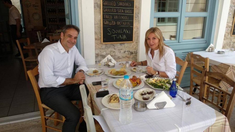 ΣΤΟ  “ΑΜΑΛΙΑ ”  Ο  ΚΥΡΙΑΚΟΣ ΜΗΤΣΟΤΑΚΗΣ