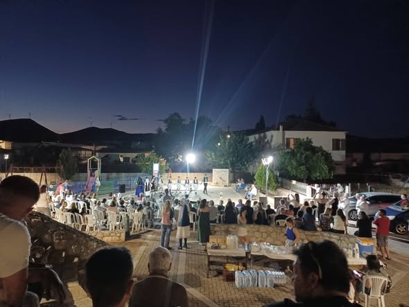Δήμαινα- χορευτική εκδήλωση στην πλατεία