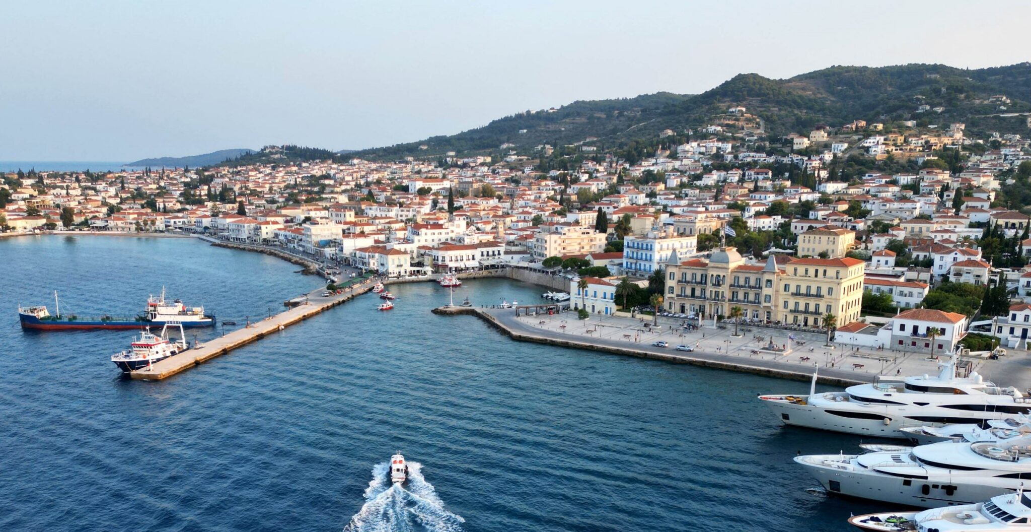 Στο Νοσοκομείο Ναυπλίου σοβαρά τραυματισμένος ναυτικός
