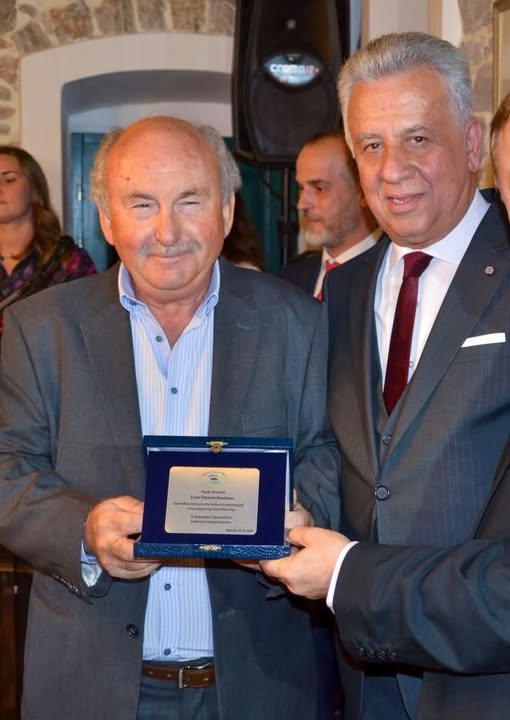 Με βαθιά θλίψη αποχαιρετούμε τον αγαπημένο φίλο Νίκο Παππά